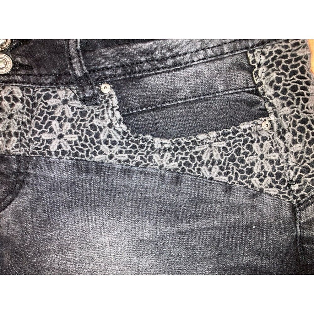 L.E.I Ashley Low Rise Cut-Off Denim Short Women's Junior Size 11 Black Raw Hem - Picture 5 of 5